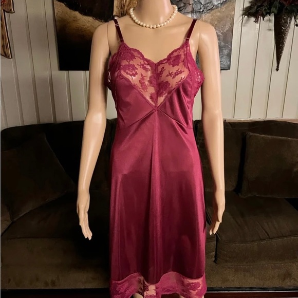 Henson Kickernick • Vintage • Lace • Burgundy • Sexy • Nightgown Slip • Size 36 - Picture 9 of 9